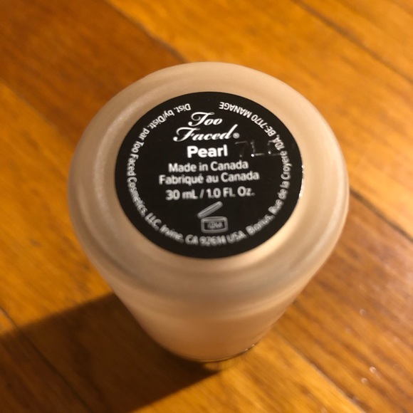 Too Faced - Born This Way Natural Finish Longwear Liquid Foundation - Picture 4 of 6